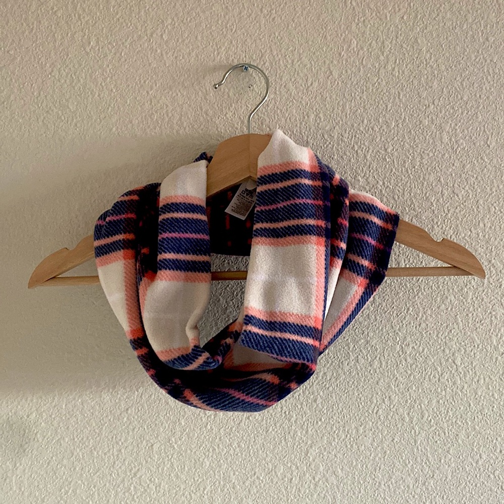 NWT GAP | Plaid infinity scarf